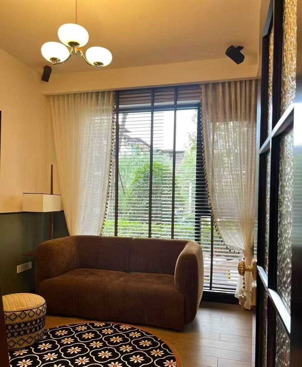 Motorized 35mm Wooden Venetian Blinds - Image 4