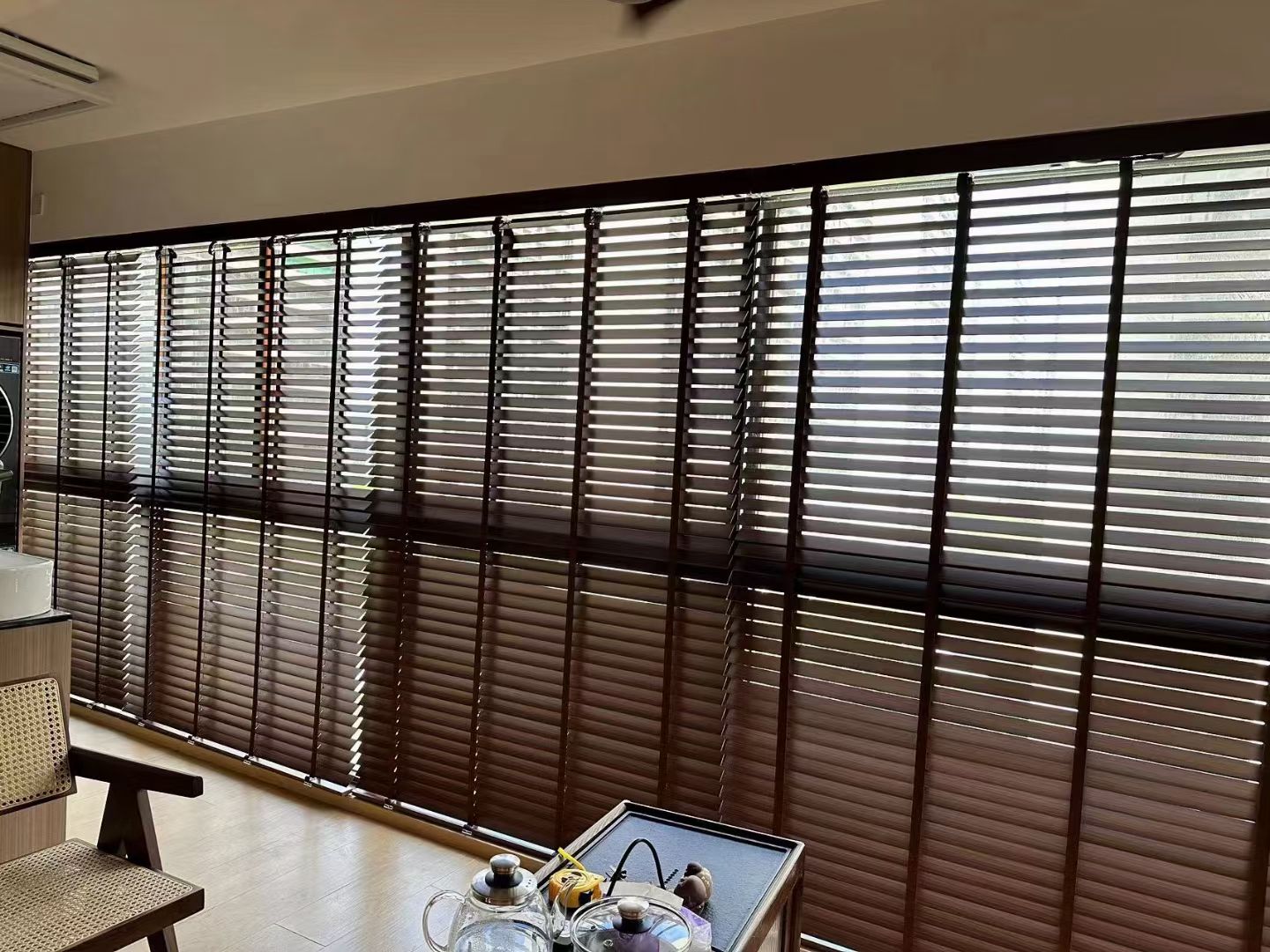 motorized 35mm wooden venetian blinds (复制) motorized 35mm wooden venetian blinds (复制)